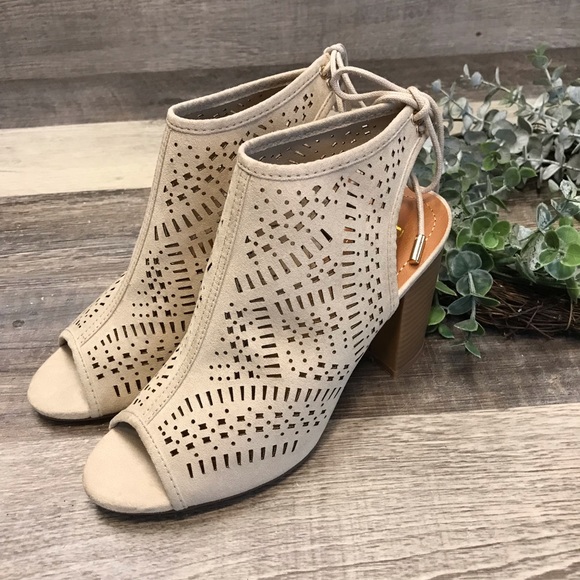 Dalia’s ankle bootie - Picture 3 of 4